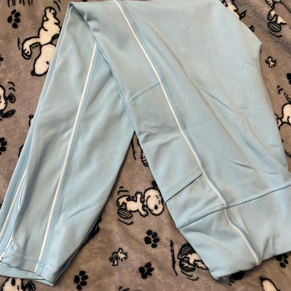 3/$21 Victoria’s Secret active leggings baby blue large